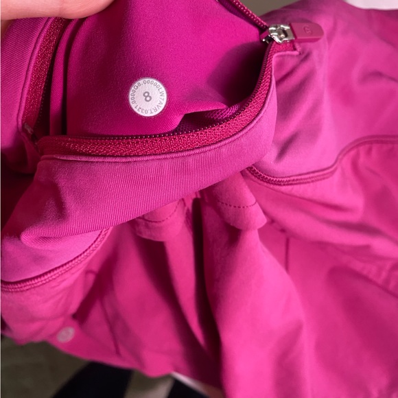 Lululemon size 8 4” speed up shorts - Picture 3 of 3